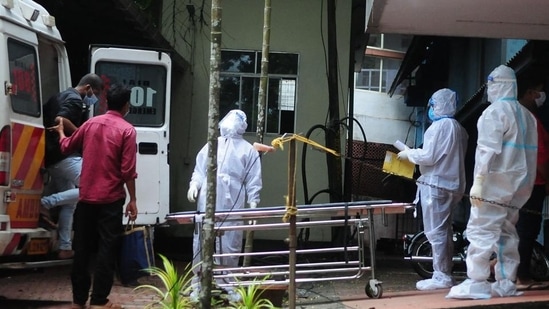 Health workers shifted people who have been in contact with a person infected with the Nipah virus to an isolation centre at a government hospital in Kozhikode in September 2023.(AFP)