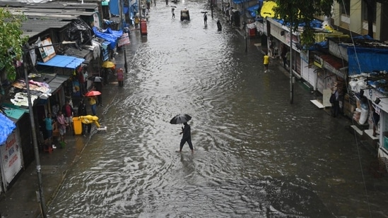The India Meteorological Department has issued a red alert for parts of Maharashtra and Gujarat (HT photo)(Satish Bate/Hindustan Times) The India Meteorological Department has issued a red alert for parts of Maharashtra and Gujarat (HT photo)(Satish Bate/Hindustan Times)