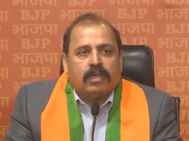 पूर्व एयरफोर्स चीफ आरकेएस भदौरिया ने 24 मार्च 2024 को भाजपा जॉइन की थी। (फाइल) - Dainik Bhaskar