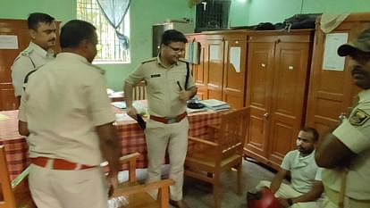 Bihar Police : सिपाही भर्ती परीक्षा में अब 50-50 हजार की डील; सेंटर में पहुंच गए खिलाड़ी, मगर मौके पर हुआ खेल Bihar News : csbc bihar police constable exam paper leak munna bhai arrest in begusarai