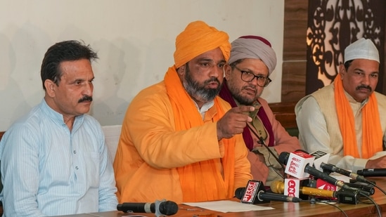 Syed Naseeruddin Chishti, Chairman of the All India Sufi Sajjadanshin Council and successor of the spiritual head of Ajmer Dargah, speaks during a press conference over amendments in the Waqf Act, in New Delhi, (PTI)