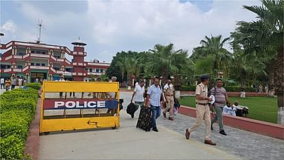 Haryana: Dispute over Dera throne in Sirsa, internet service stopped, police and RPF deployed