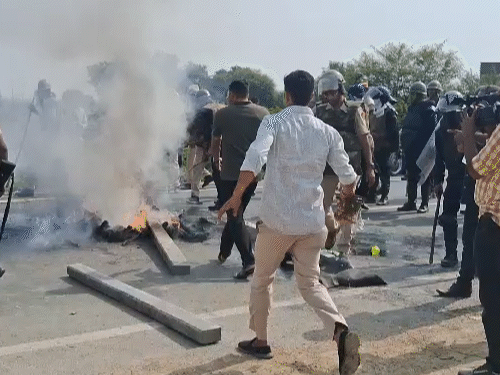 नरेश मीणा की गिरफ्तारी के बाद उनके समर्थकों ने जाम लगा दिया। उनकी पुलिस से झड़प भी हुई।