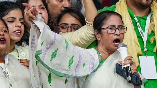 TMC takes an early lead in Bengal bypolls(PTI) TMC takes an early lead in Bengal bypolls(PTI)