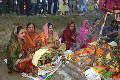 Chhath Festival: Preparations to offer last arghya to Sun God from Delhi to UP