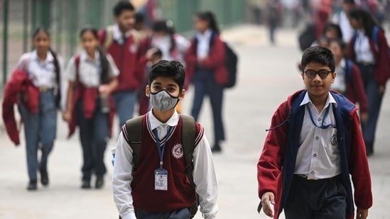 Delhi’s schools were closed after the city’s consistently ‘severe’ AQI. (Raj K Raj/Hindustan Times)