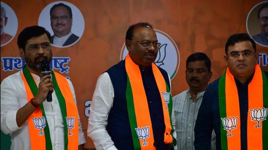 BJP Maharashtra state president Chandrakant Bawankule addressing media at BJP office, Nariman Point, in Mumbai, India, on Sunday. (Bhushan Koyande/HT)