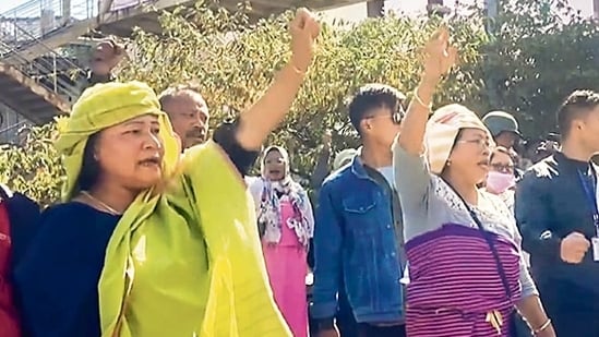 Manipur Police detained seven further individuals for damaging and setting politicians' homes on fire in the Imphal Valley. 