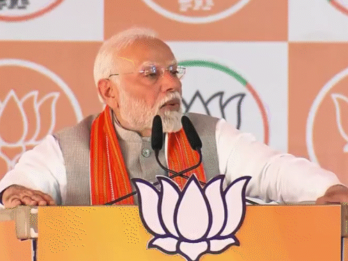 प्रधानमंत्री नरेंद्र मोदी ने 8 नवंबर को नासिक और धुले से महाराष्ट्र में चुनाव अभियान की शुरुआत की थी। - Dainik Bhaskar