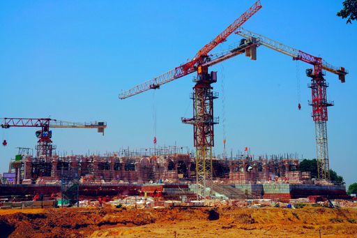यह तस्वीर राम जन्म भूमि परिसर में बन रहे राम मंदिर की है।