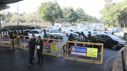 Noida Farmer Protest Kisan march to Delhi creates traffic jam in city