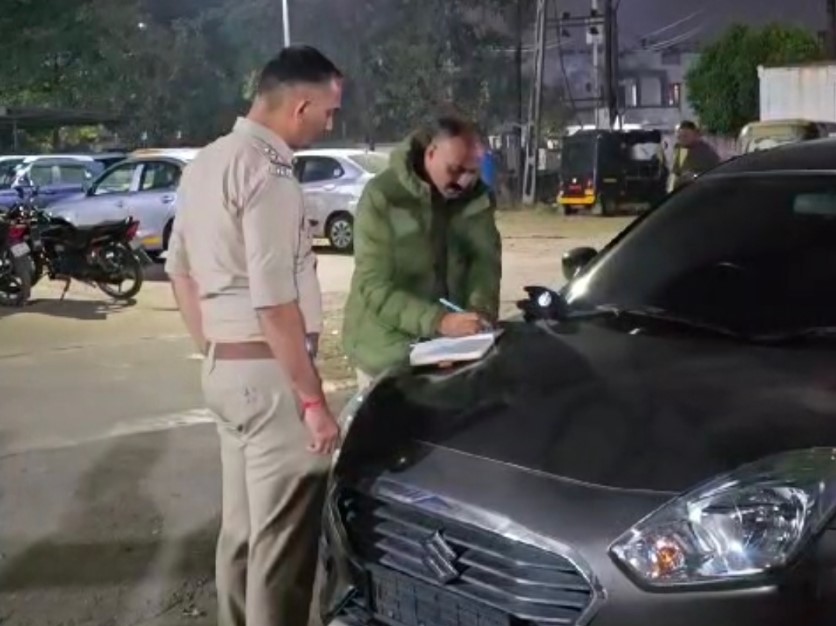 आरोपी के खिलाफ अपहरण, पॉक्सो और रेप का मामला दर्ज कर लिया गया है।