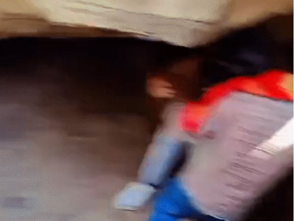 बदमाशों ने युवक-युवती के जबरन कपड़े उतरवाए। वीडियो बनाकर पैसों की डिमांड की।