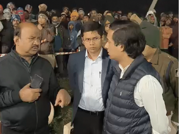 राघौगढ़ से कांग्रेस विधायक जयवर्धन सिंह ने कलेक्टर से रेस्क्यू अभियान की जानकारी ली।