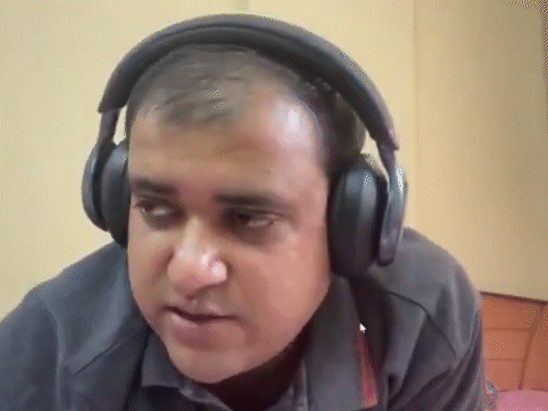 अतुल सुभाष ने 9 दिसंबर को इंटरनेट पर 1:20 घंटे का वीडियो जारी कर बताया था कि उसके पास आत्महत्या के अलावा कोई उपाय नहीं बचा है। यह तस्वीर उसी वीडियो से ली गई है। - Dainik Bhaskar