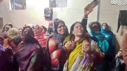 Bihar: पत्नी से जिस दिन लौटने का वादा किया उसी दिन गांव पहुंचा पार्थिव शरीर, नक्सली मुठभेड़ में शहीद हुए मनीष Bihar News: Gopalganj soldier Manish Tiwari martyred in Jammu and Kashmir
