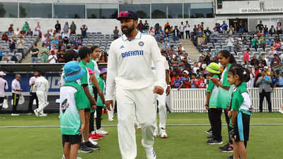 Rohit Sharma welcomed by 'Mumbai Cha Raja' chant as Team India captain takes the field - WATCH