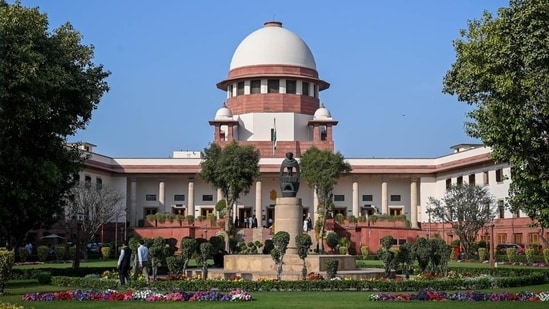 The directive comes amid a surge in litigation initiated by Hindu groups seeking the reclamation of alleged historical temple sites, prompting a host of legal proceedings in district and high courts.(HT Photo) The directive comes amid a surge in litigation initiated by Hindu groups seeking the reclamation of alleged historical temple sites, prompting a host of legal proceedings in district and high courts.(HT Photo)