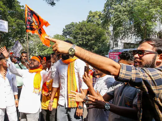 अगरतला में चिन्मय प्रभु की गिरफ्तारी के विरोध में रैली निकाली गई थी। तस्वीर- PTI