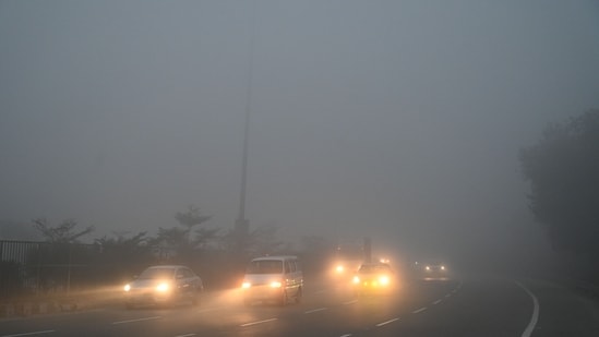 Vehicles move slowly on the Delhi-Gurugram expressway amid dense fog on January 3, 2025.(Parveen Kumar/Hindustan Times) Vehicles move slowly on the Delhi-Gurugram expressway amid dense fog on January 3, 2025.(Parveen Kumar/Hindustan Times)