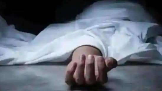 Three bodies were discovered at a guest home in the Doda area of Jammu and Kashmir under mysterious circumstances.(PTI file photo/representative) Three bodies were discovered at a guest home in the Doda area of Jammu and Kashmir under mysterious circumstances.(PTI file photo/representative)