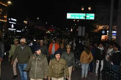 Lucknow: To welcome 2025, the arrival was celebrated till late night in the streets and hotels, Gulzar remaine