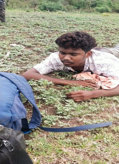मुठभेड़ के दौरान एक नक्सली घायल भी हो गया है।