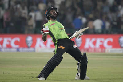 Madness! Sikandar Raza plays a Test in England, lands 10 minutes before toss in Pakistan and hits winning runs in PSL final