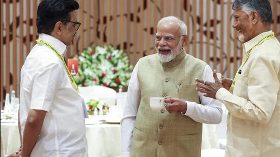 PM Narendra Modi with Tamil Nadu chief minister MK Stalin and Andhra Pradesh chief minister N Chandrababu Naidu. (PTI) PM Narendra Modi with Tamil Nadu chief minister MK Stalin and Andhra Pradesh chief minister N Chandrababu Naidu. (PTI)