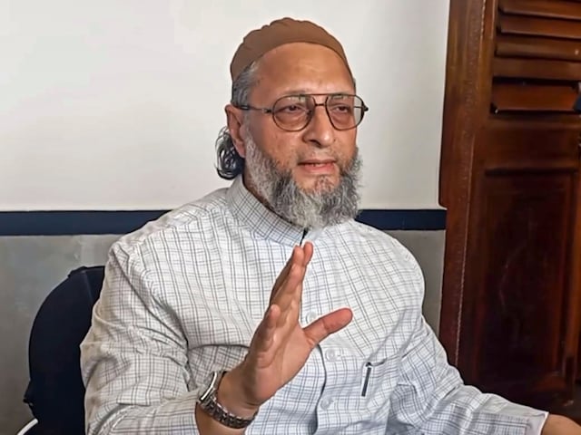 इस्लाम, कुरान, पाकिस्तान...ओवैसी ने शाहबाज-मुनीर को धो डाला इस्लाम, कुरान, पाकिस्तान...ओवैसी ने शाहबाज-मुनीर को धो डाला
