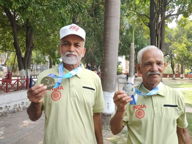 गजब! ये आराम करने की उम्र नहीं! 2 बुजुर्गों ने एथलेटिक्स में जीते 4 सिल्वर पदक