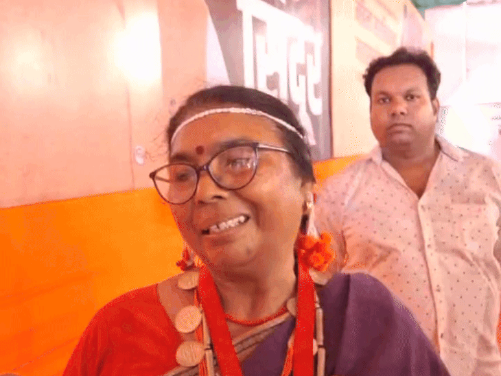 डॉ. जयमति कश्यप को पीएम मोदी ने अहिल्याबाई सम्मान प्रदान किया है।