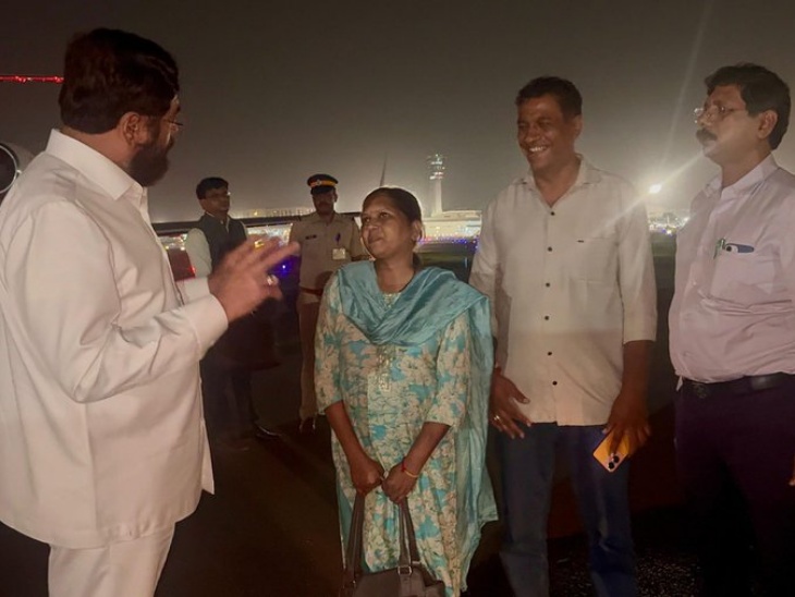 किडनी पेशेंट शीतल बोर्डे और उनके पति ने एयरपोर्ट पर मौजूद कार्यकर्ता से मदद मांगी।